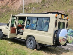 Landcruiser Adventure in Uganda